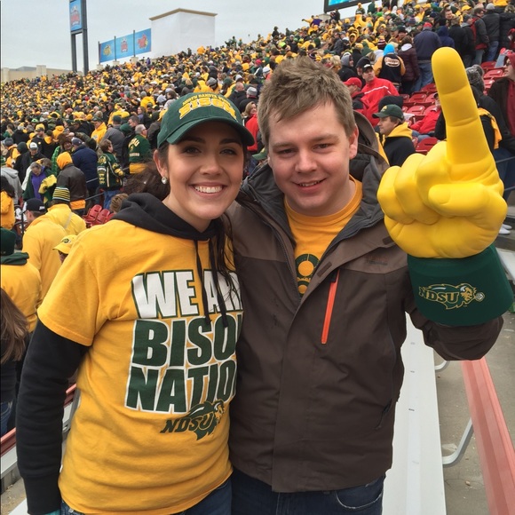 Meet your Posher, Madison - Picture 2 of 4